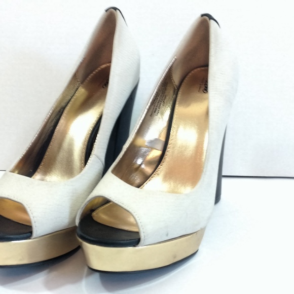 White & Gold Mossimo Heels Size 10 - Picture 2 of 5